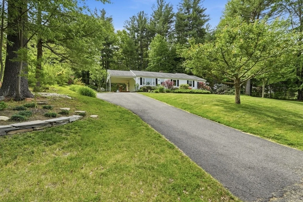 Photo of 87 Logtown Rd