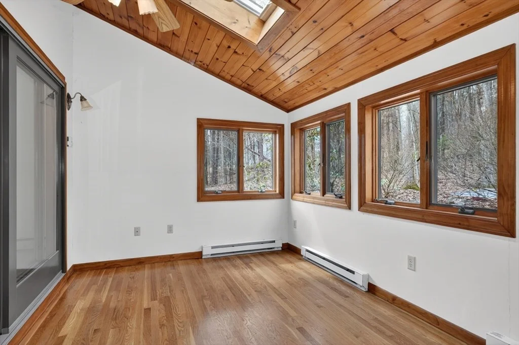 Photo of 565 Langen Rd