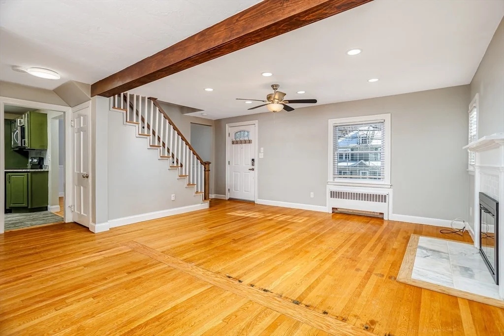 Photo of 23 Tiverton Parkway