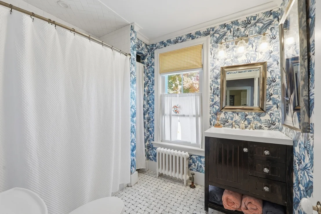 Photo of 165 Holden St