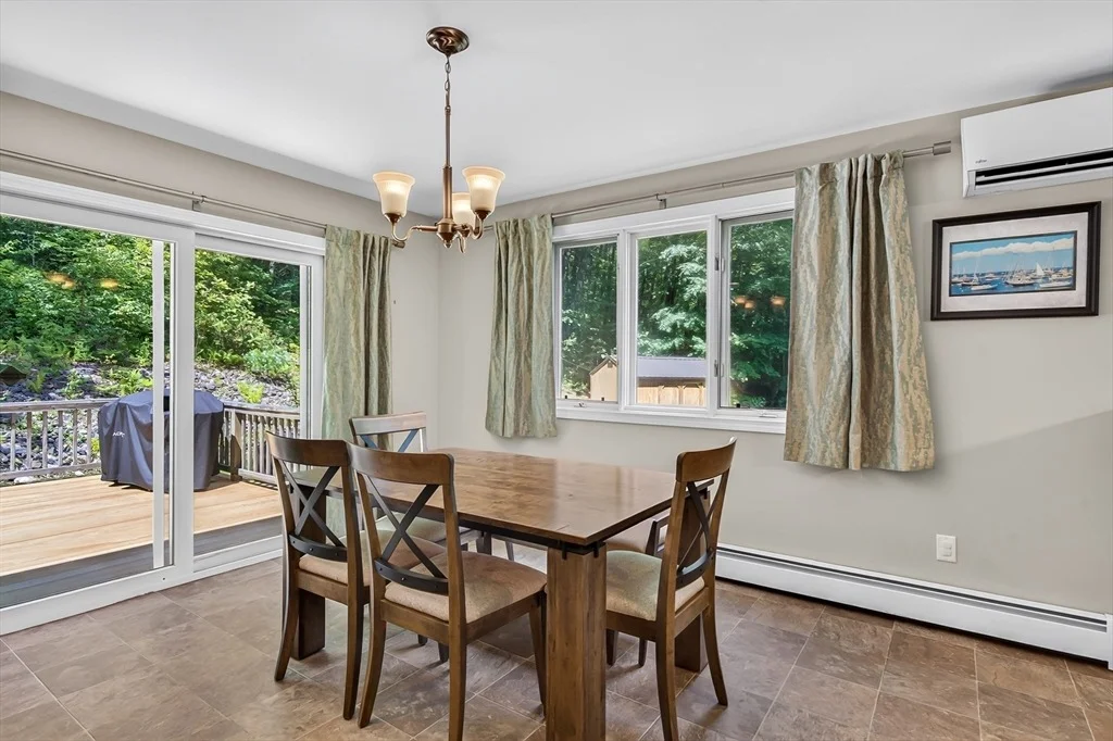 Photo of 170 Queen Lake Rd