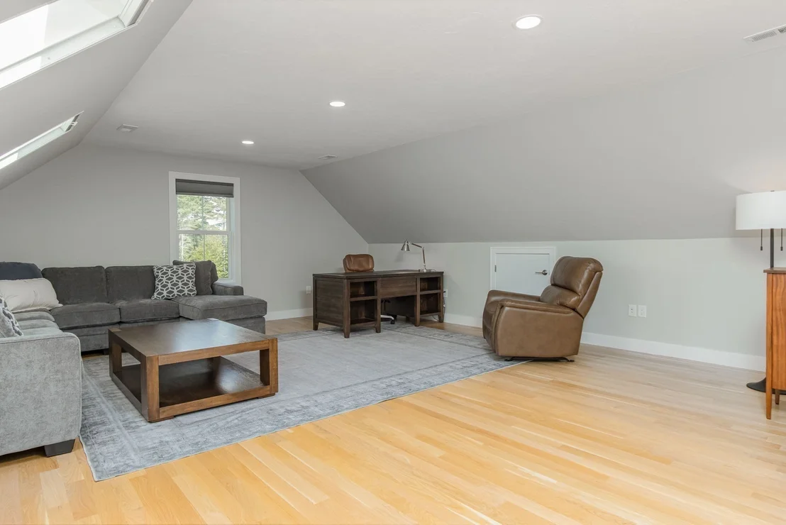 Photo of 1 Maple Ave