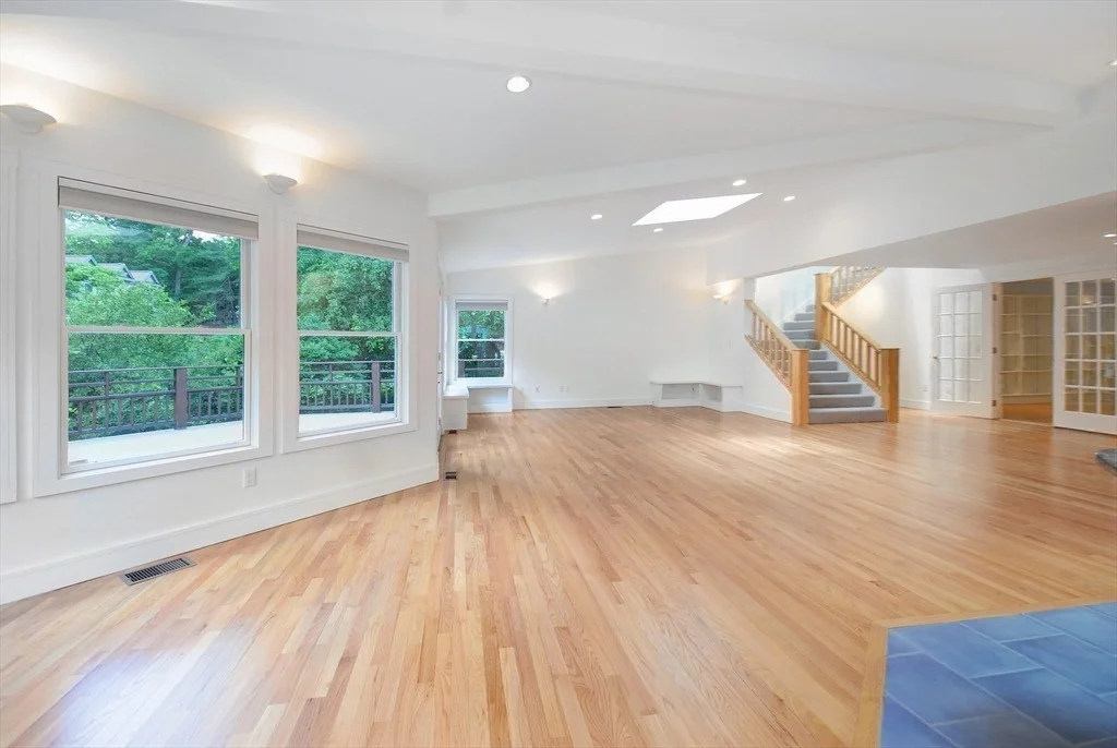 Photo of 297 Laws Brook Rd