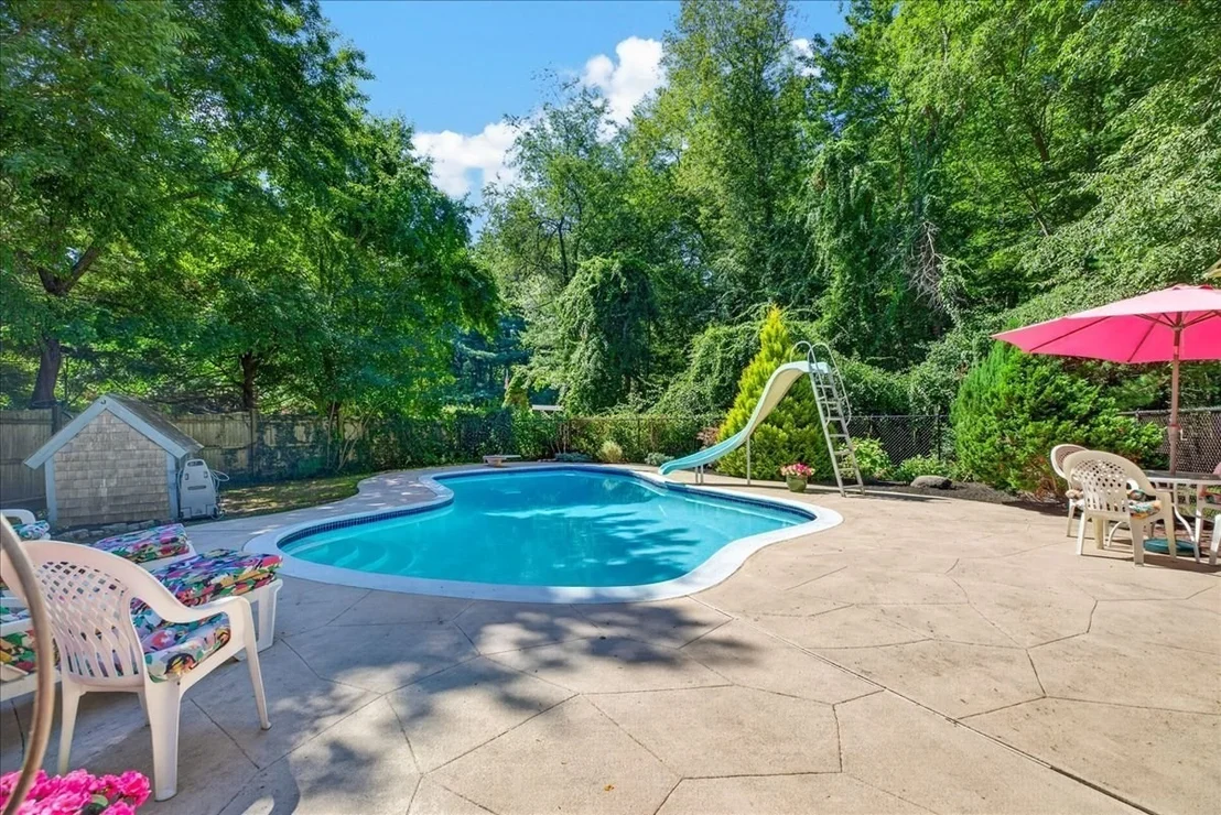 Photo of 293 Mayflower Cir