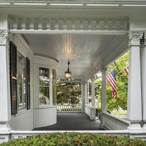 Photo of 1179 Main St
