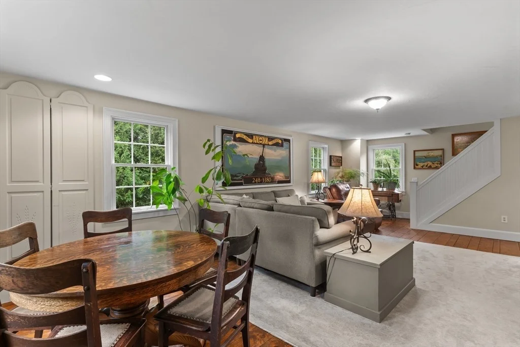 Photo of 292 Warren Rd