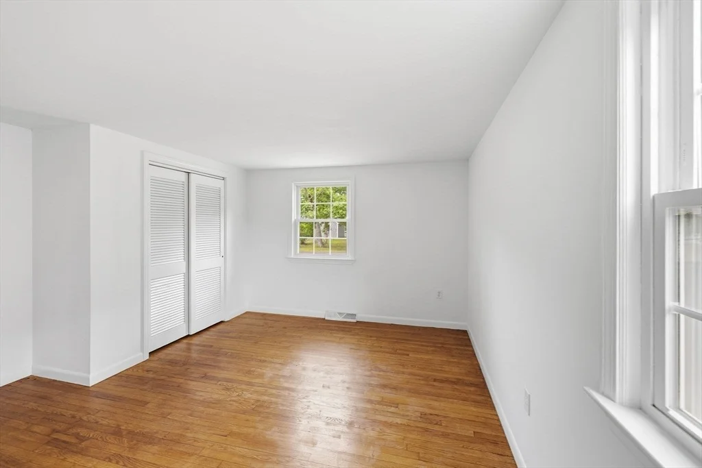 Photo of 90 Castlewood Circle
