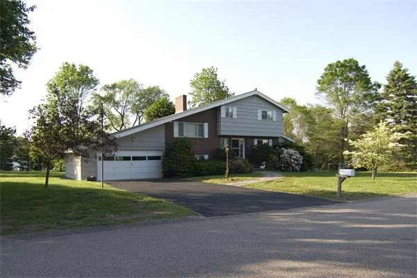 Photo of 10 Carey Circle