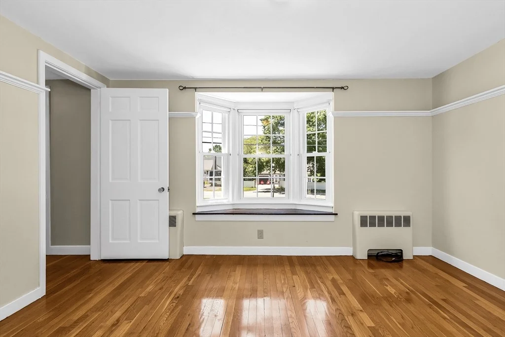 Photo of 370 Main St