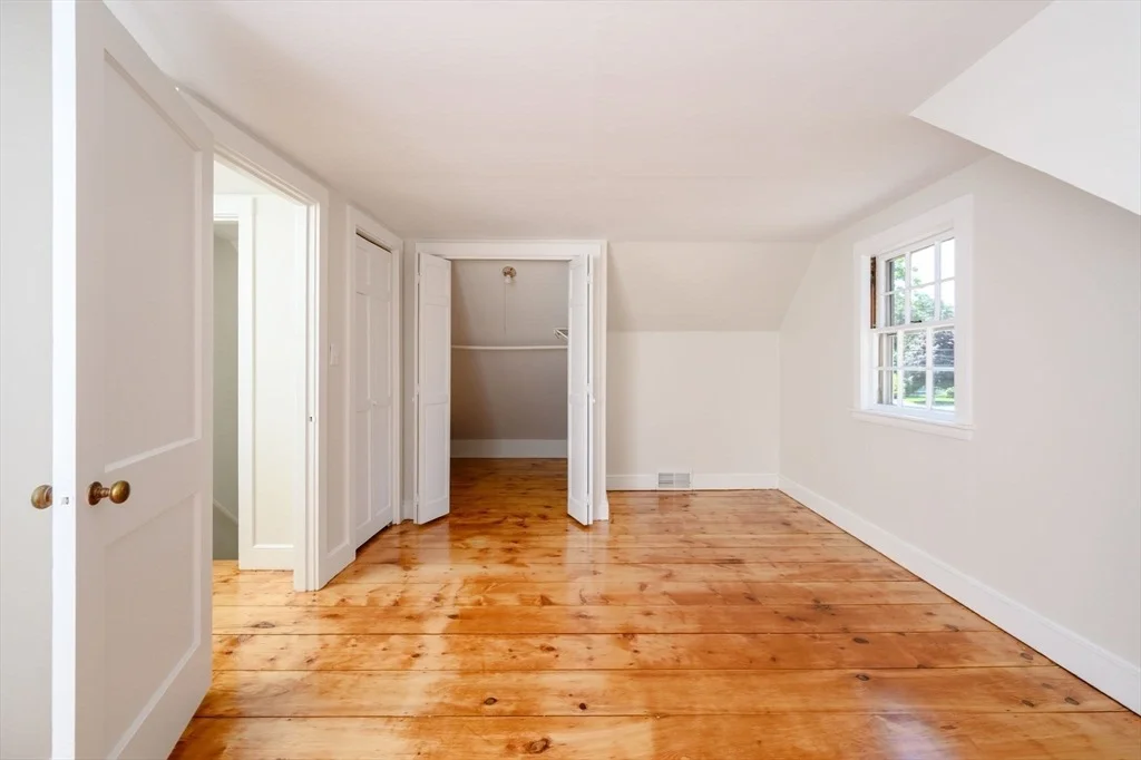 Photo of 30 Huntley Rd