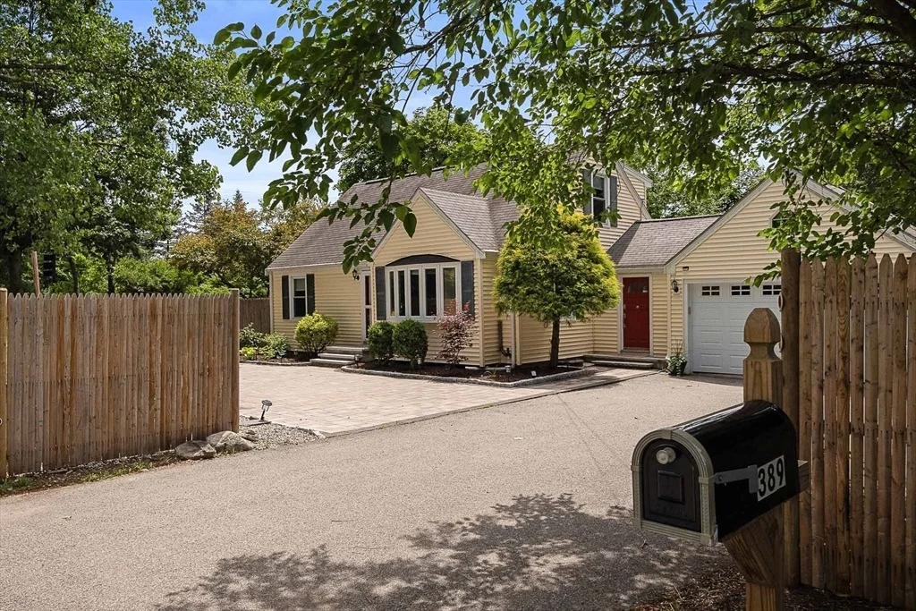 Photo of 389 Commonwealth Rd.