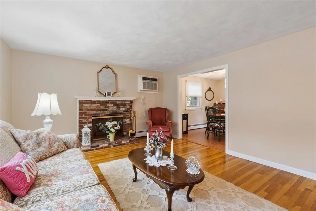 Photo of 134 River Rd