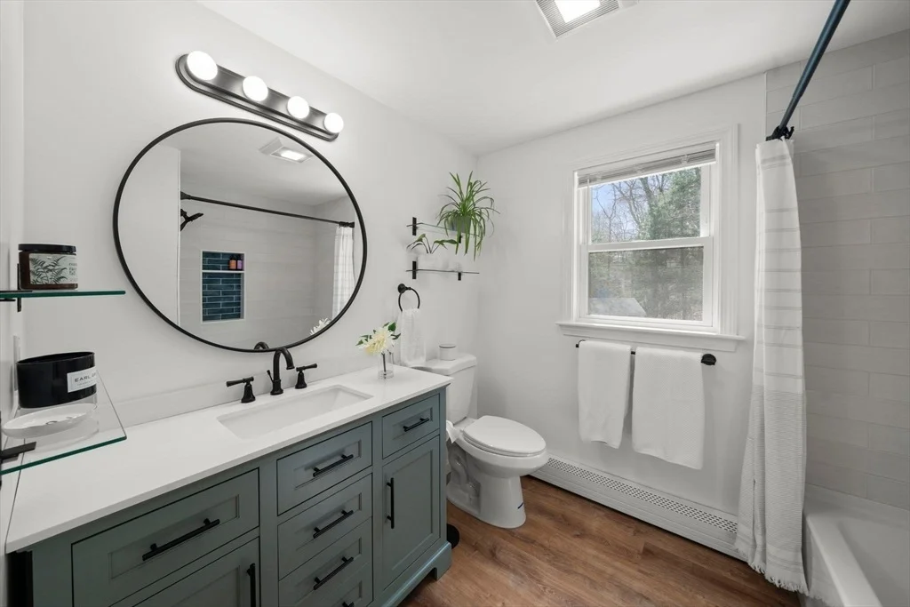 Photo of 25 Moon Compass Ln