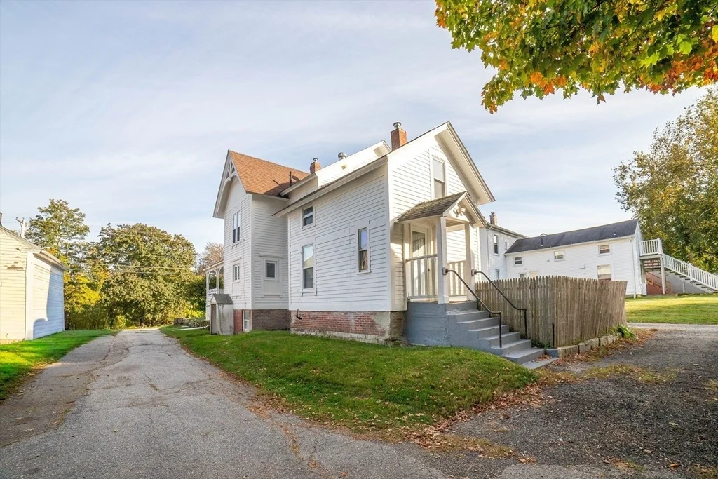 Photo of 145 Center Road