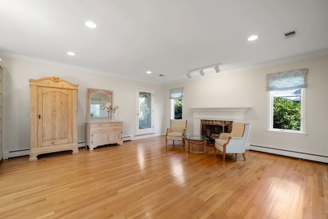 Photo of 14 Powder House Cir