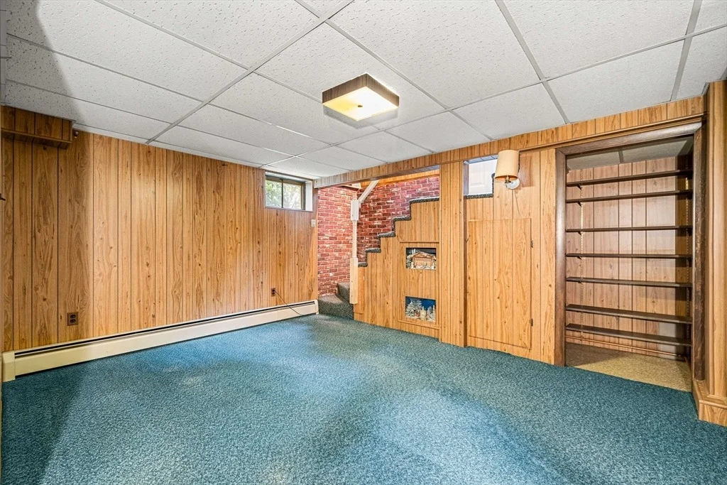 Photo of 11 Dadant Dr