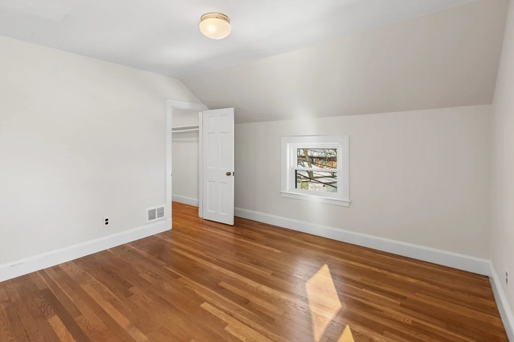 Photo of 115 Gloucester St