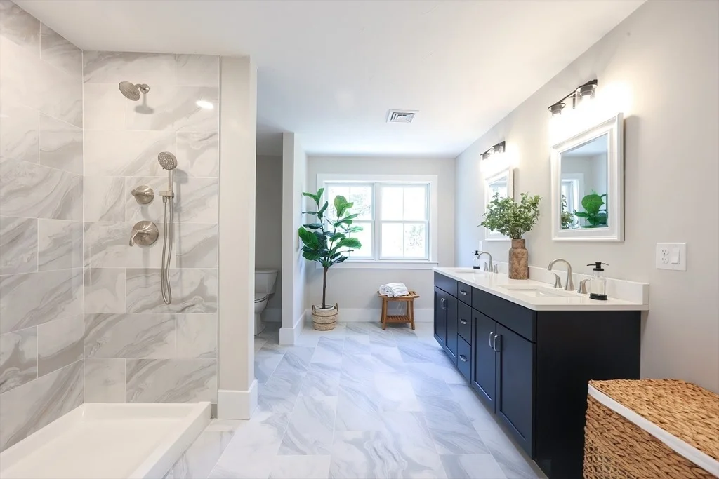 Photo of Unit UNIT32 at 55 Thomas Mann Circle