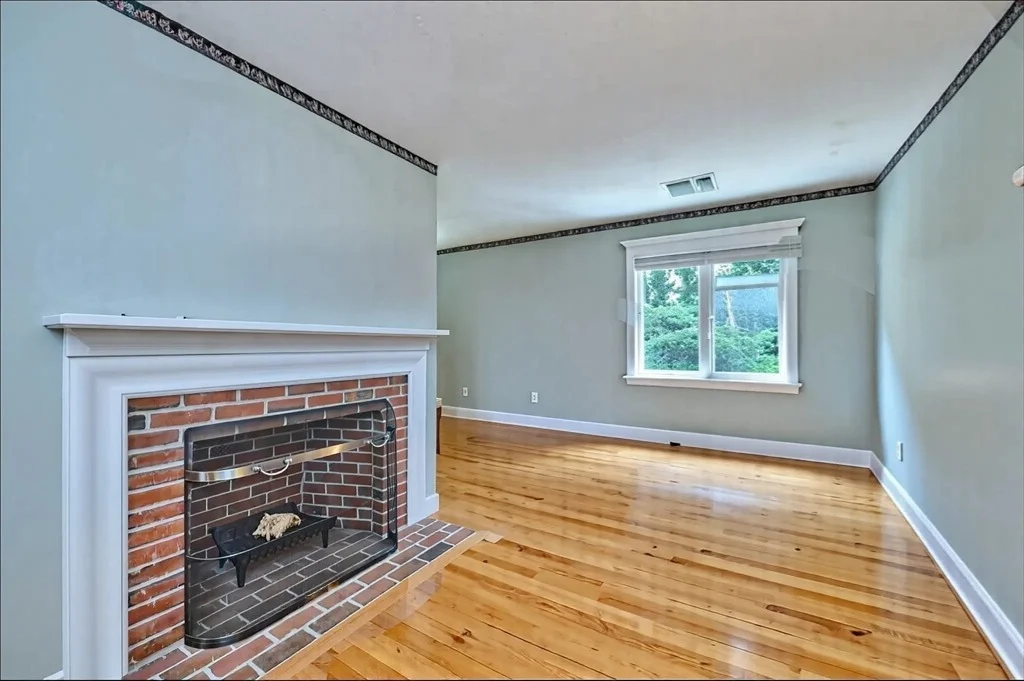 Photo of 212 Marsh Street