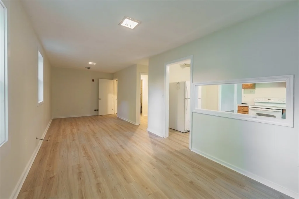 Photo of 499 Hadley Rd