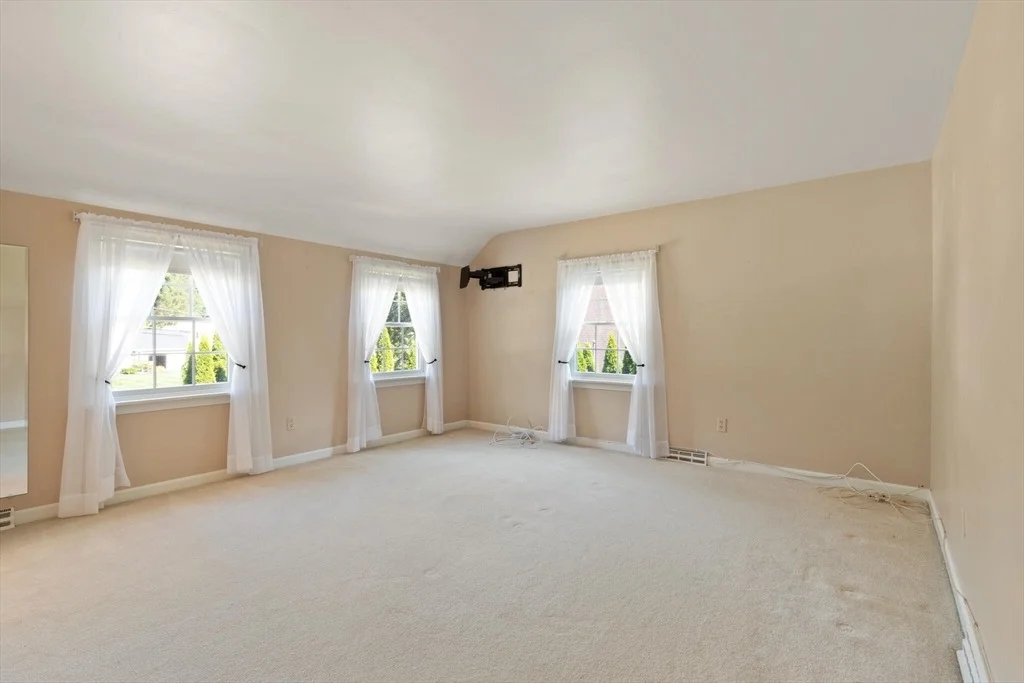 Photo of 10 Prancing Rd