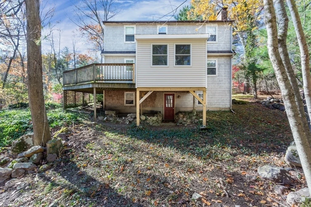Photo of 955 Summer Street
