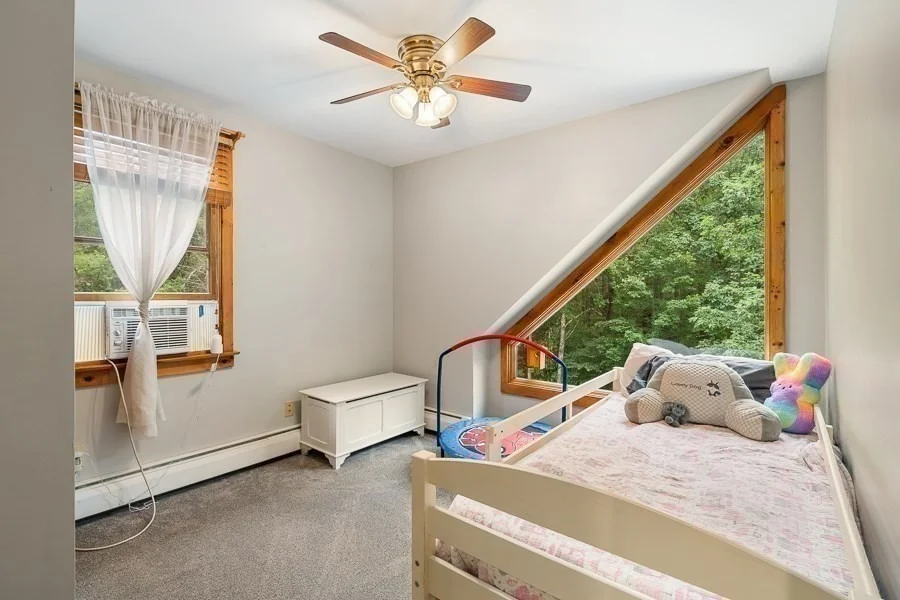 Photo of 115 River Rd