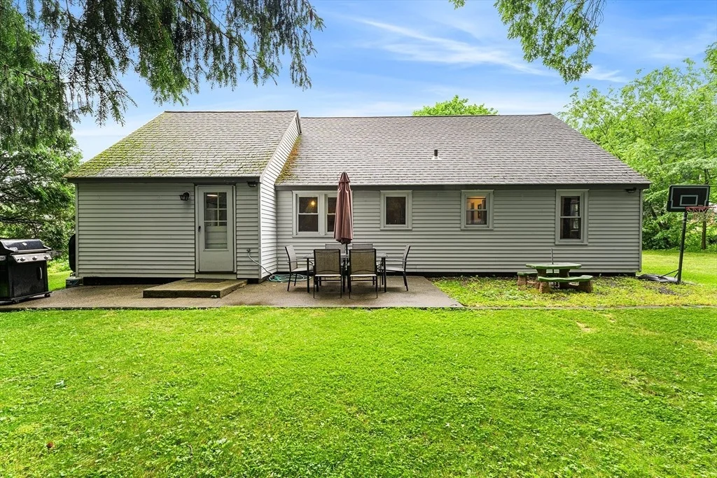 Photo of 65 Janet Cir