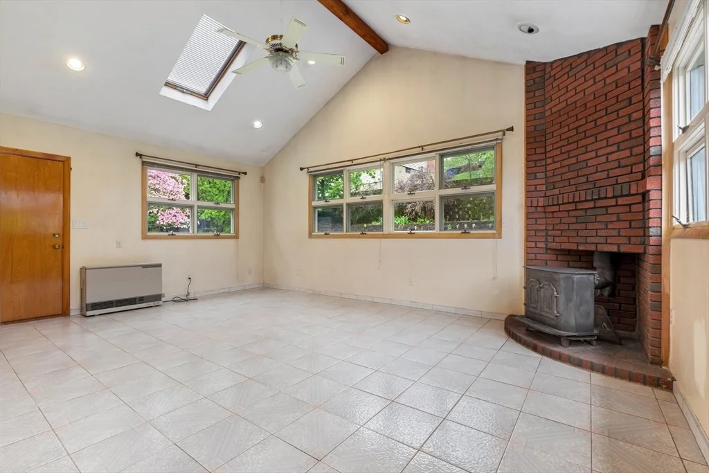 Photo of 303 Forest St