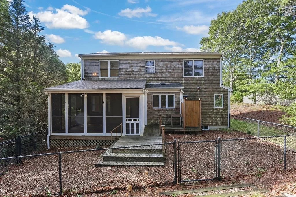 Photo of 9 Beachwood Dr.