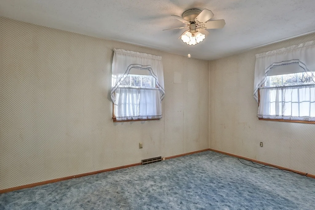 Photo of 13 Collins Dr