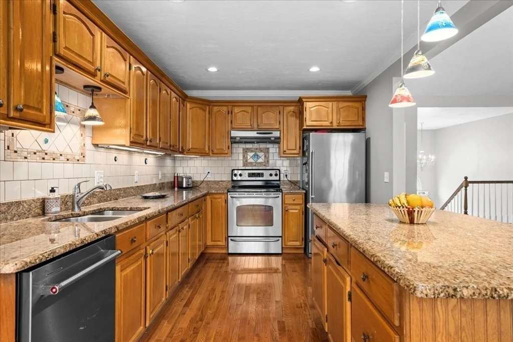 Photo of 37 Dupuis Ave