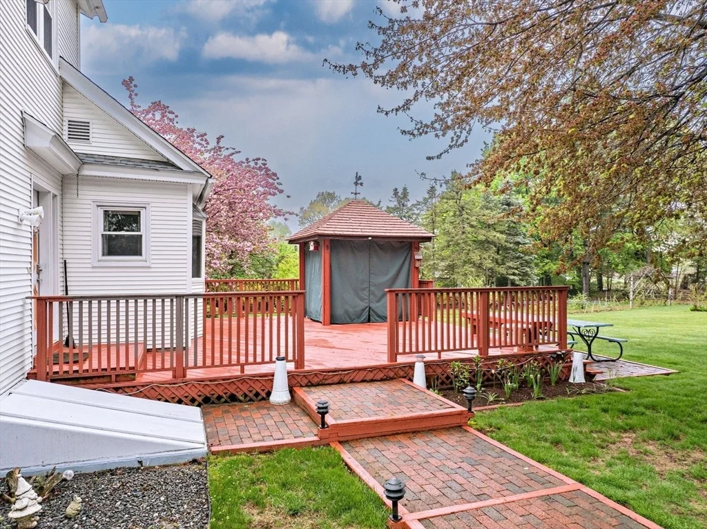 Photo of 726 Amostown Rd