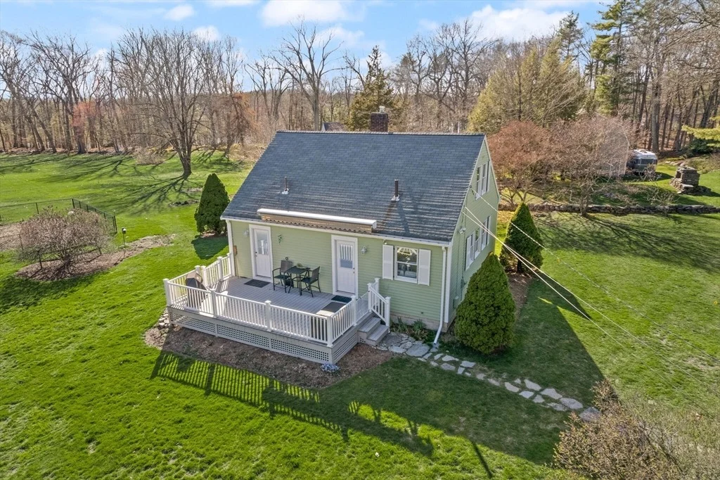 Photo of 100 Parmenter Rd