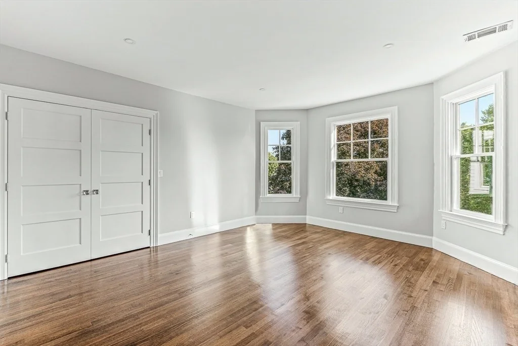 Photo of 6 Lakeview Road