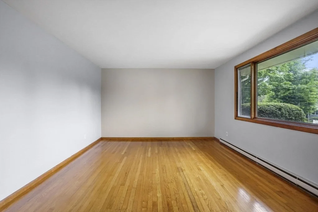 Photo of 185 Gardens Dr