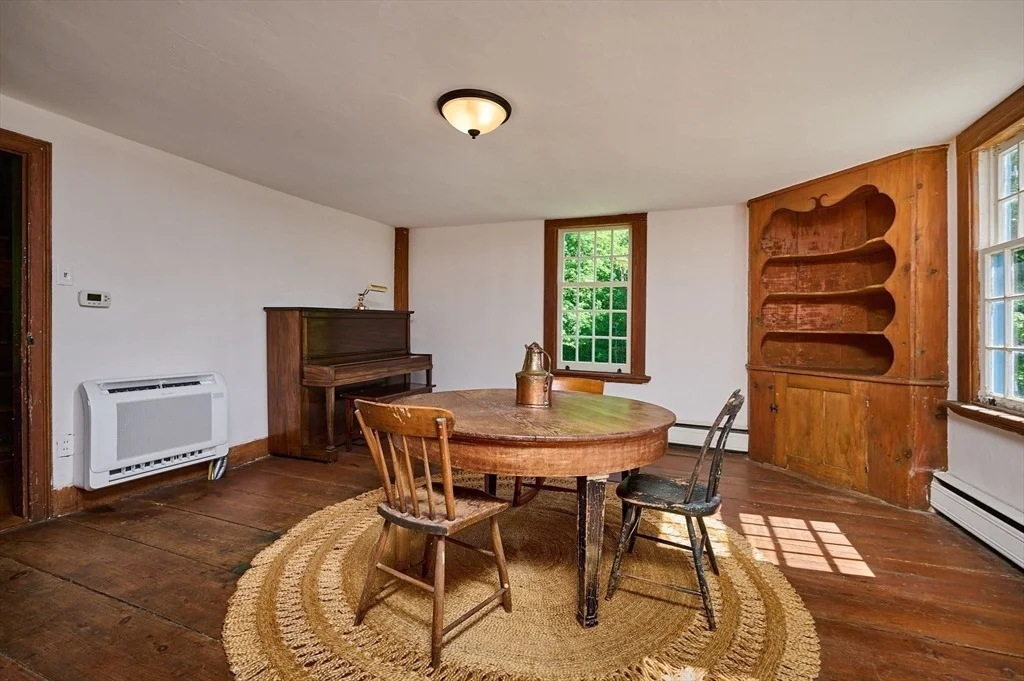 Photo of 40 Whately Glen Road