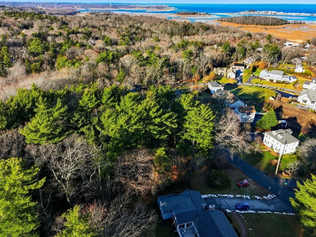 Photo of 44 Deerhill Ln