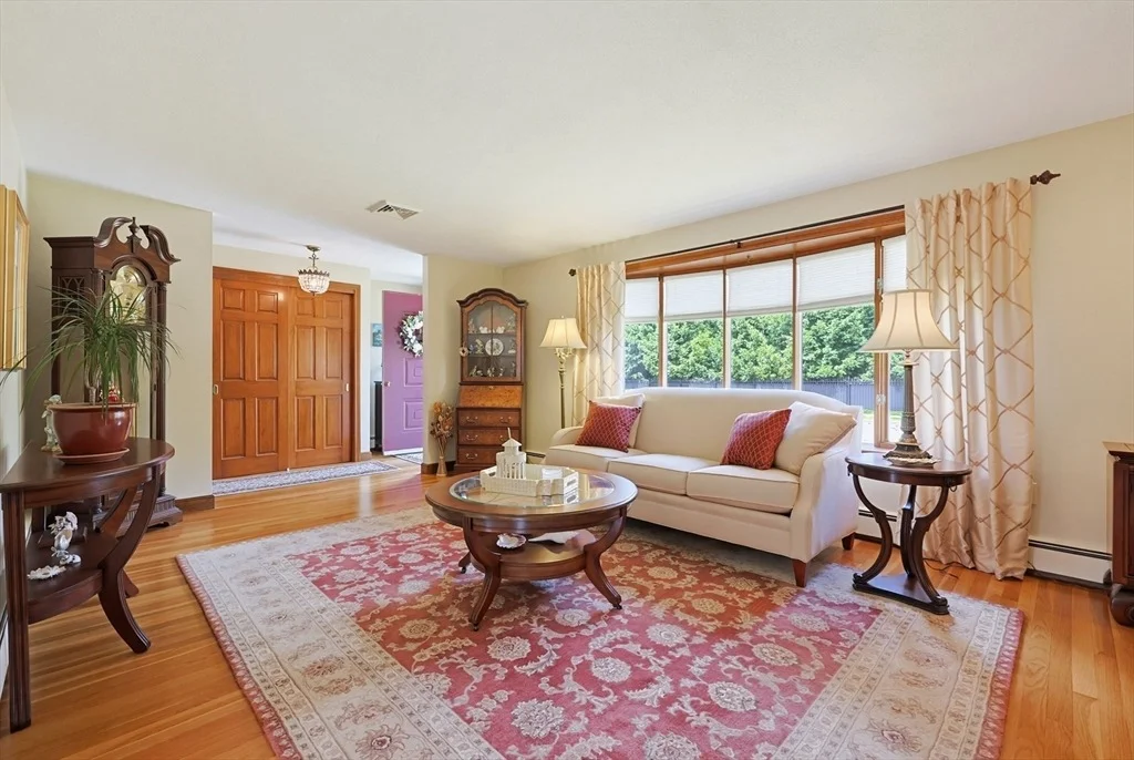 Photo of 3 Suffolk Dr