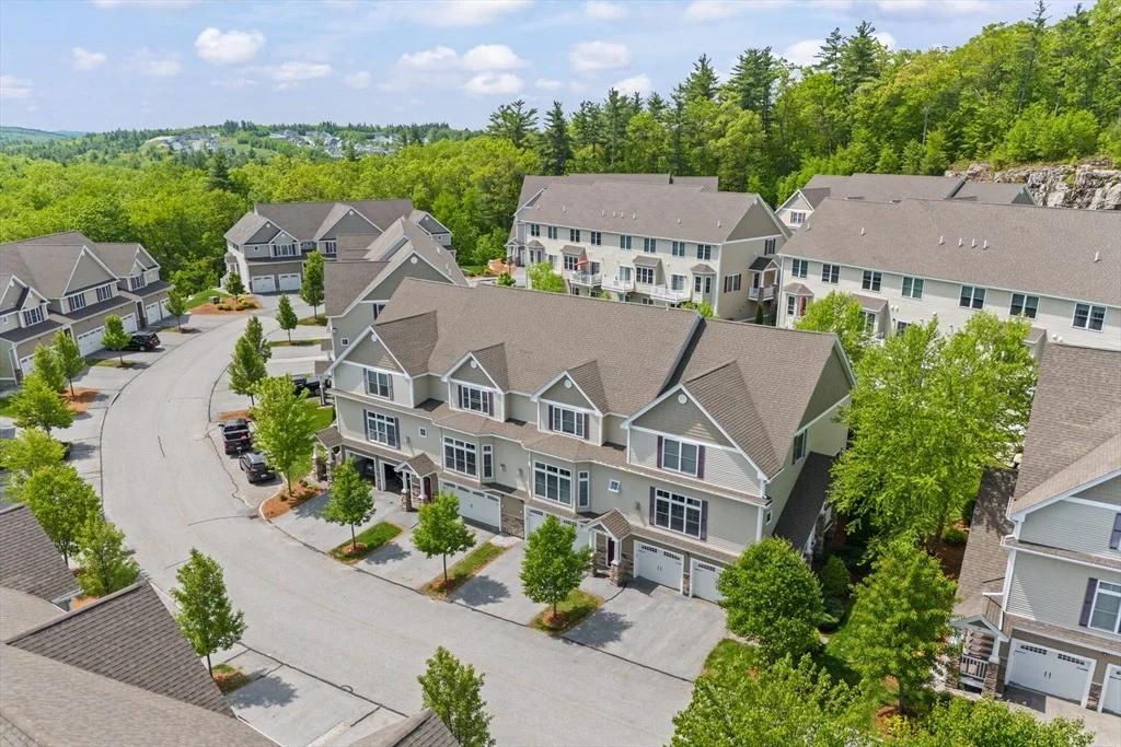 Photo of Unit B at 5 Manor Dr