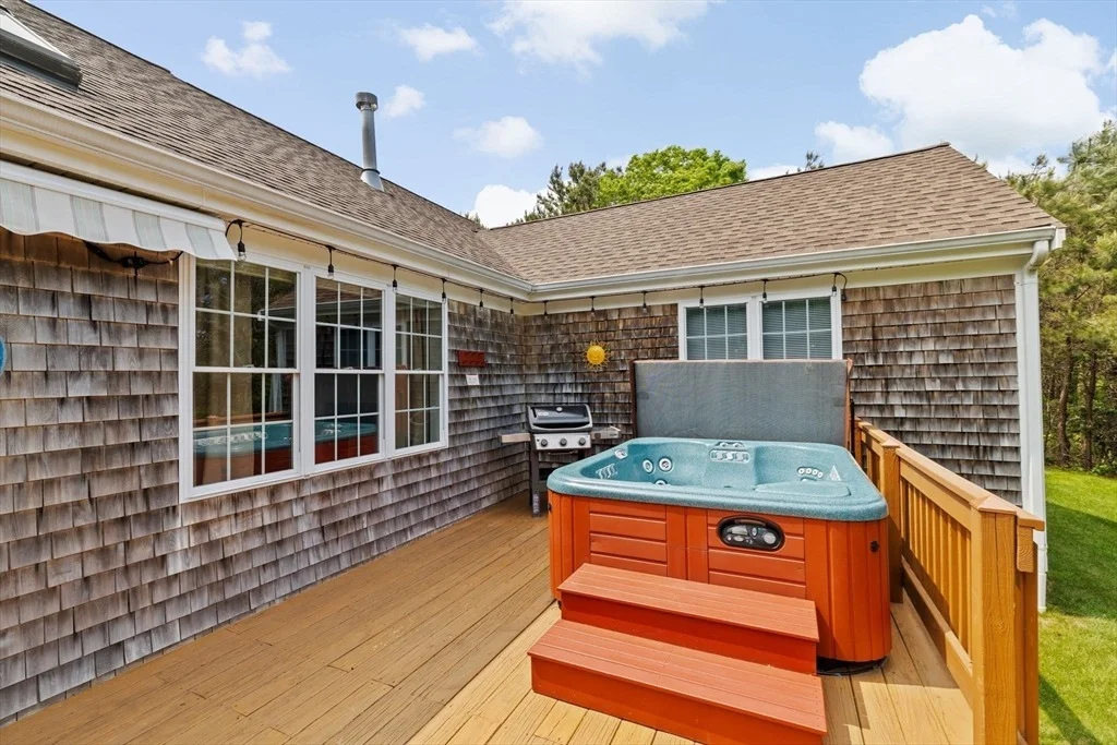 Photo of 11 Quashnet Woods Drive