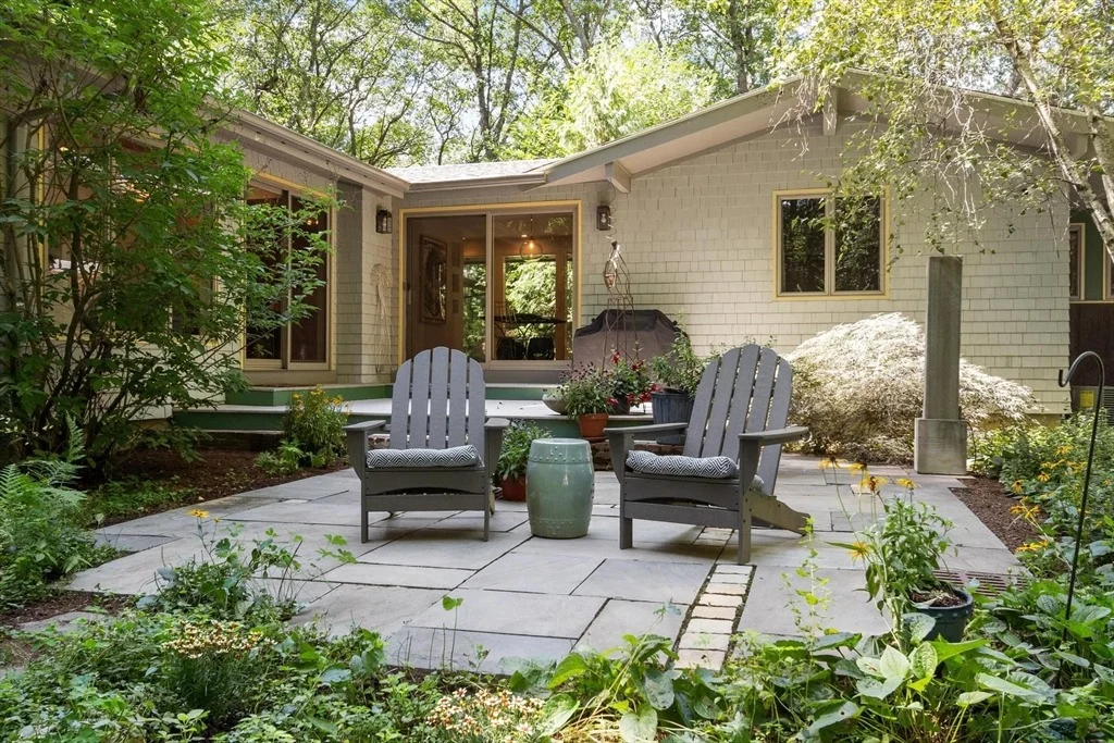 Photo of 221 Pope Rd