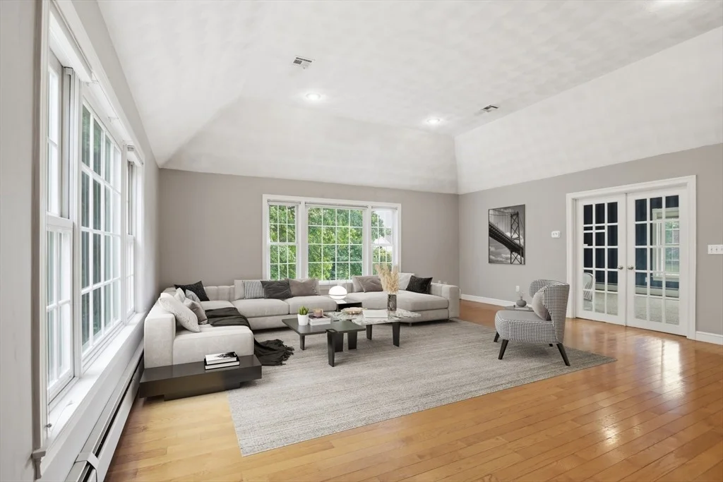 Photo of 4 Farnham Circle