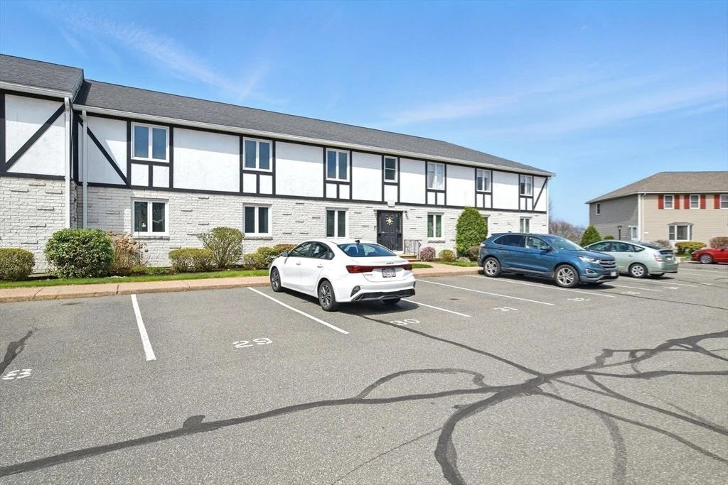Photo of Unit 33 at 200 Lambert Ter