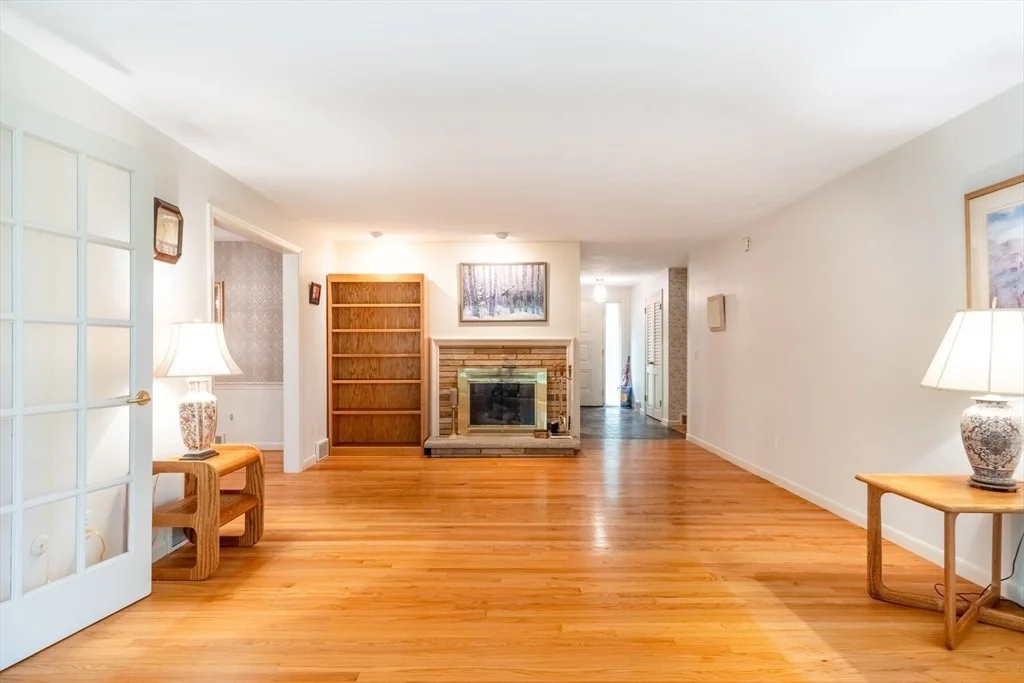 Photo of 26 White Oaks Dr