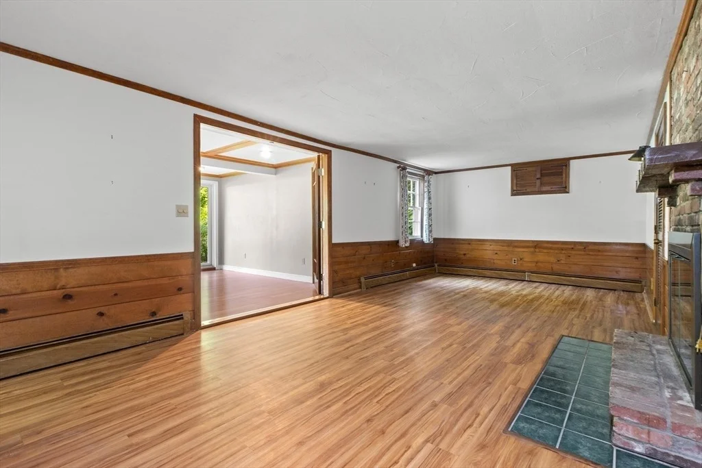 Photo of 10 Parsonage Ln