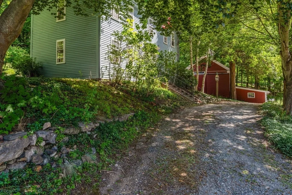 Photo of 495 Edmands Rd