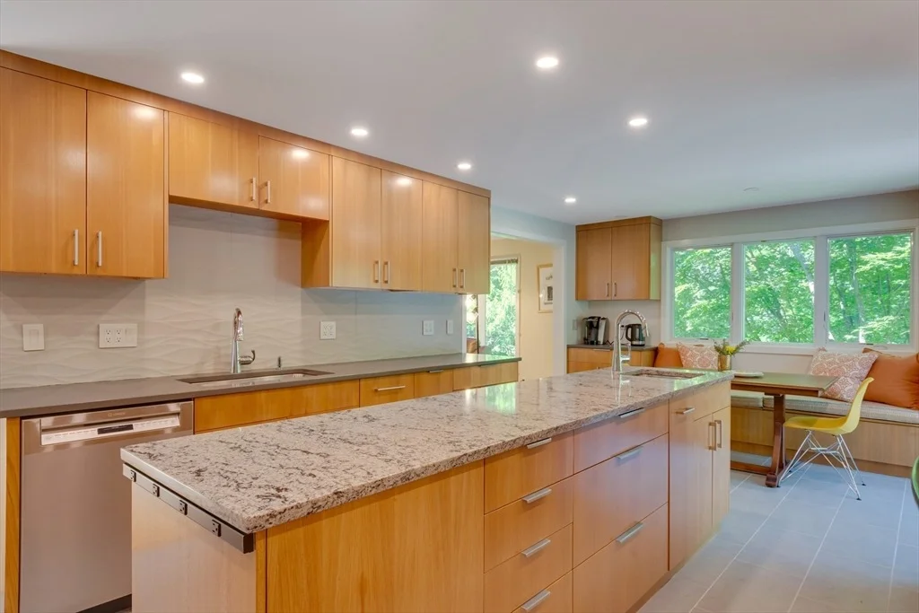 Photo of 15 Fieldstone Dr