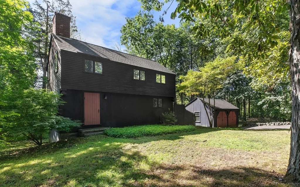 Photo of 223 Perkins Row
