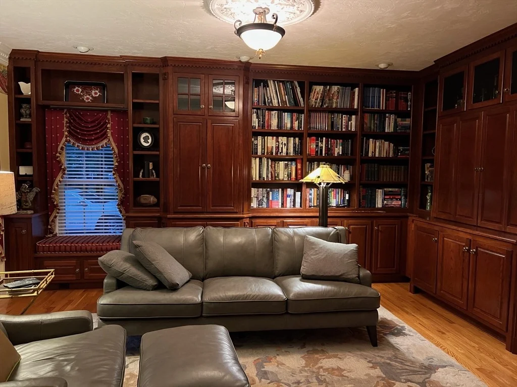 Photo of 140 Elmshade Dr
